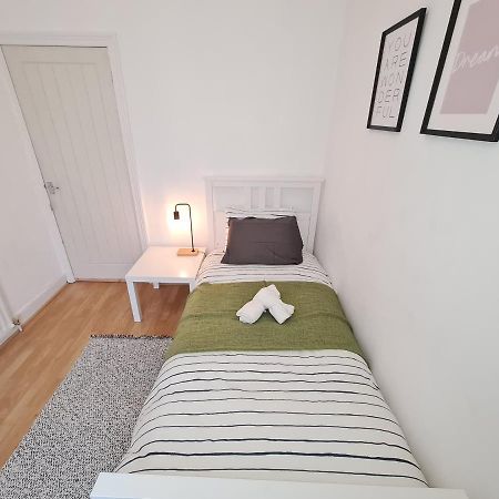 דירות ניוקאסל Large 3 Bed Flat, Free Parking מראה חיצוני תמונה