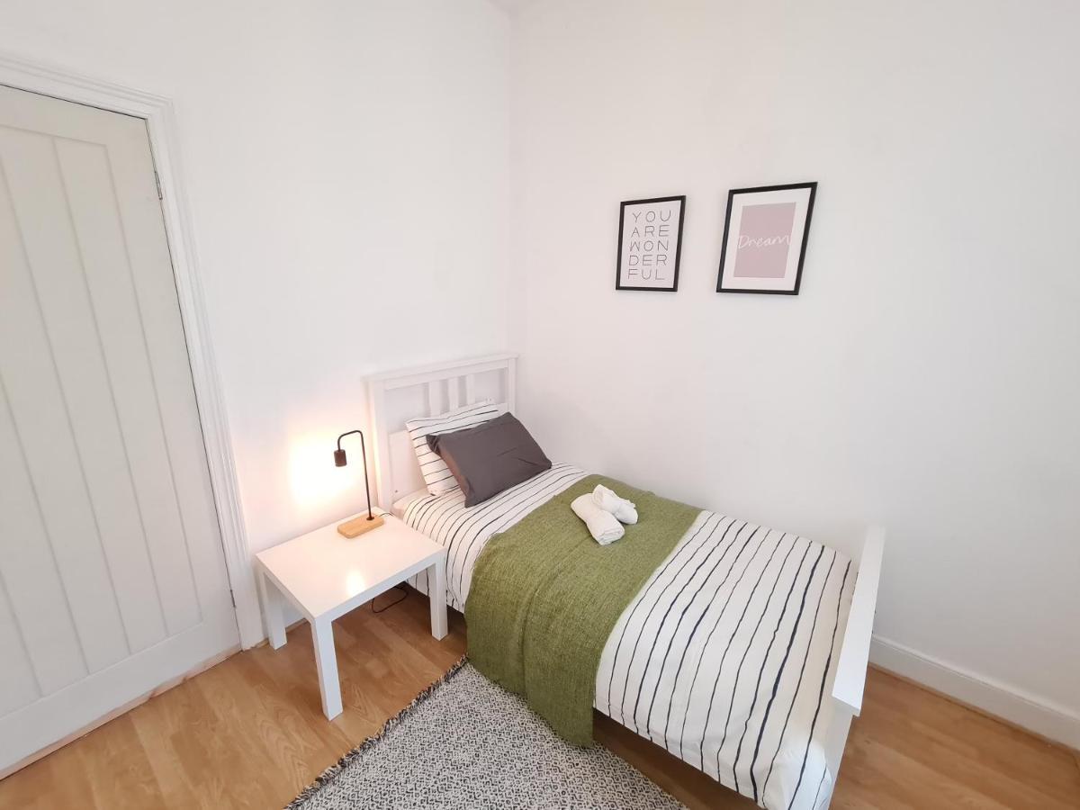 דירות ניוקאסל Large 3 Bed Flat, Free Parking מראה חיצוני תמונה