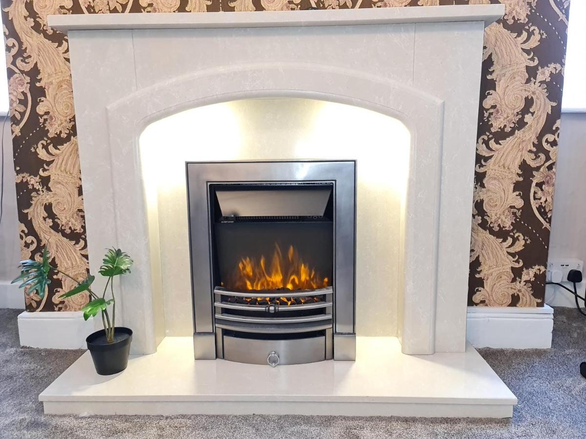 דירות ניוקאסל Large 3 Bed Flat, Free Parking מראה חיצוני תמונה